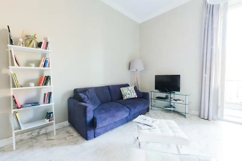 Fontana Piu Stella Apartments روما إيطاليا